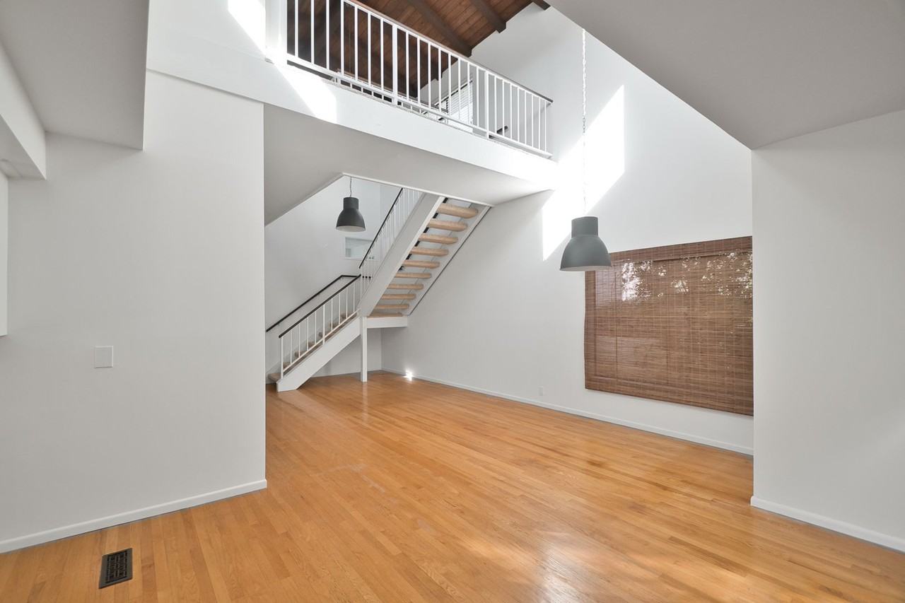 654 24th St - Photo 4 of 27