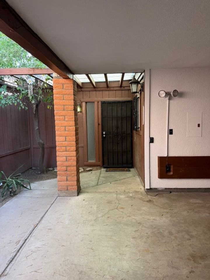 264 E Scheibe Way - Photo 3 of 24