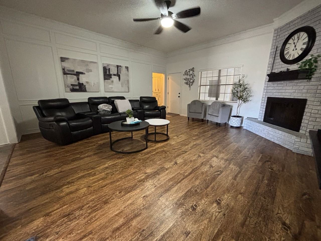 9701 Abbeville Ave - Photo 3 of 13
