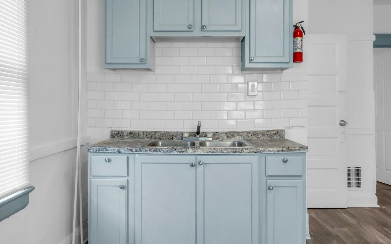 15322 Yorick Avenue, Unit B - Photo 6 of 18