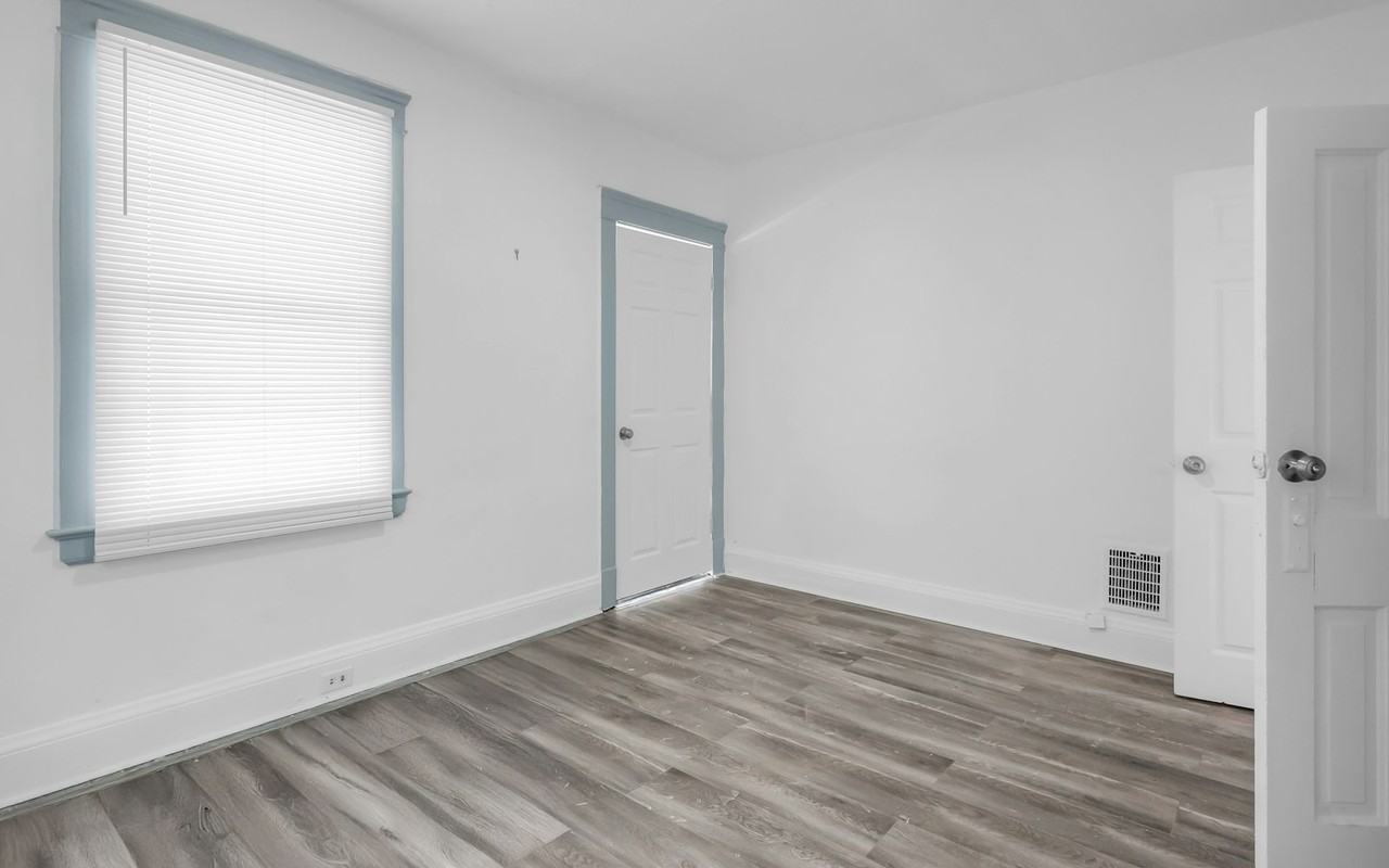 15322 Yorick Avenue, Unit B - Photo 5 of 18