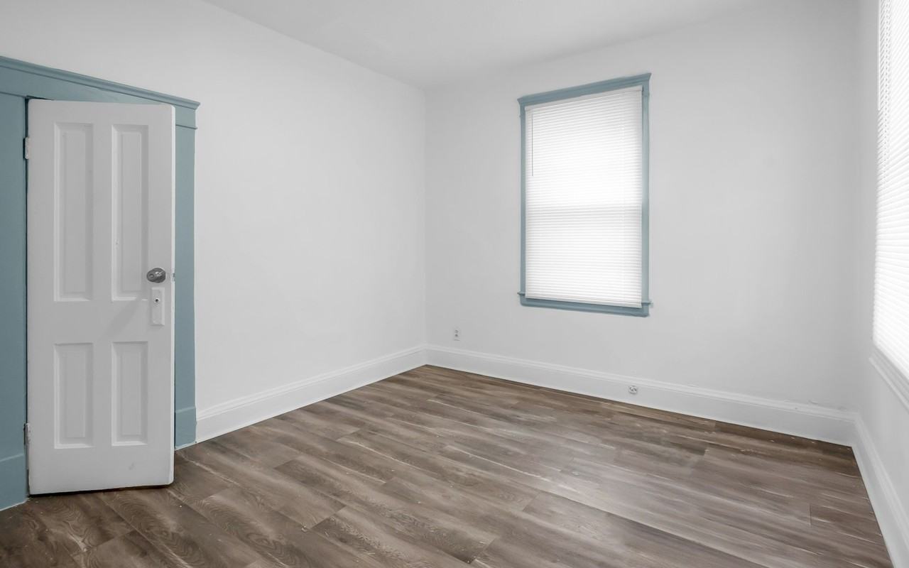 15322 Yorick Avenue, Unit B - Photo 7 of 18