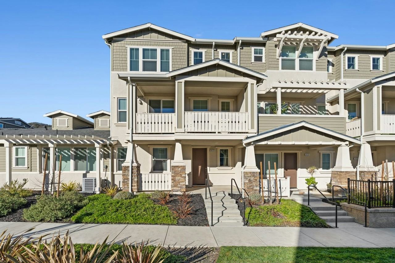 6429 Laguna Seca Lane - Photo 4 of 38
