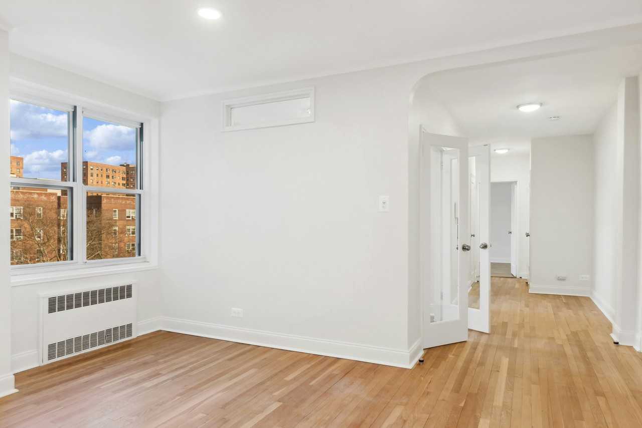 6411 99th St #516 - Photo 3 of 6
