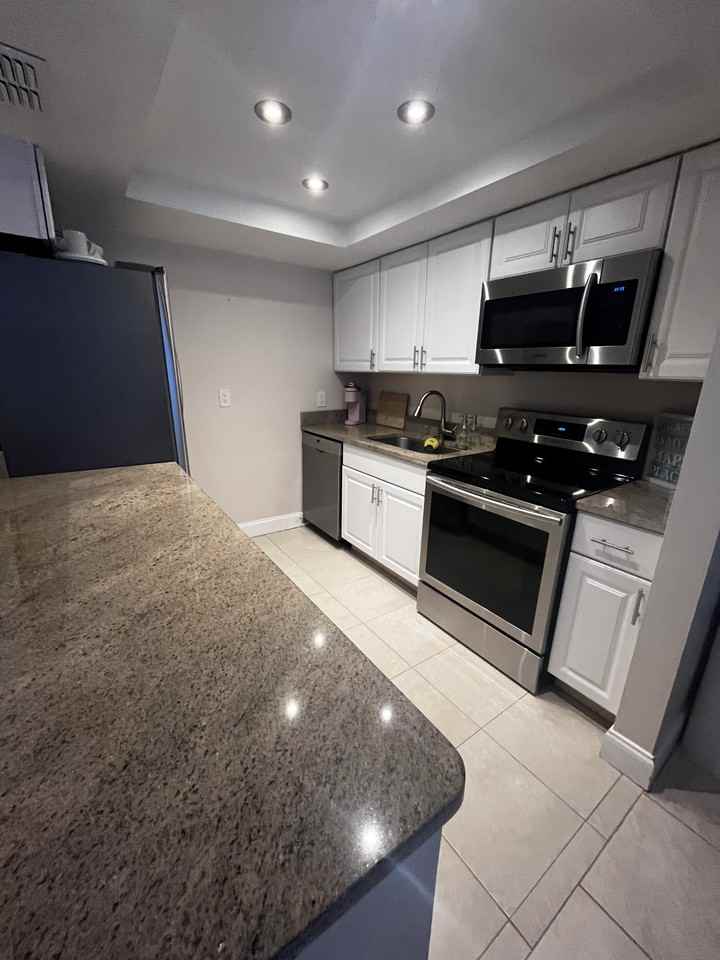 1011 S Miramar Ave #3 - Photo 3 of 15