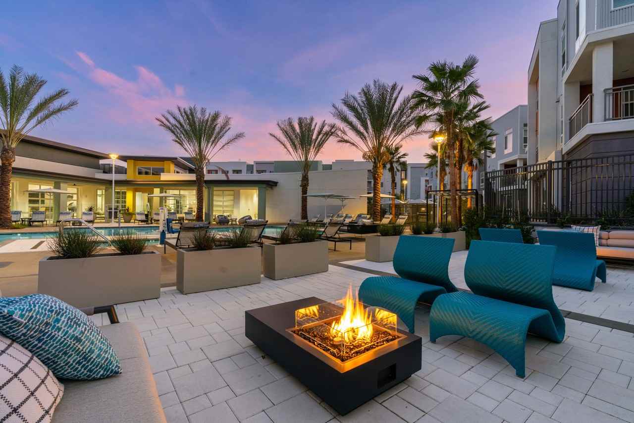 The Eames - Photo 4 of 50