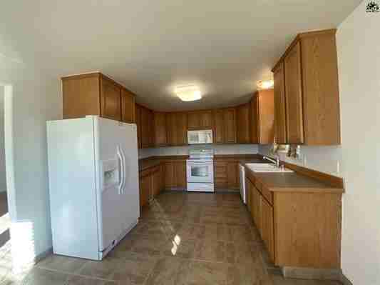 629 West 5th Avenue - Photo 2 of 8