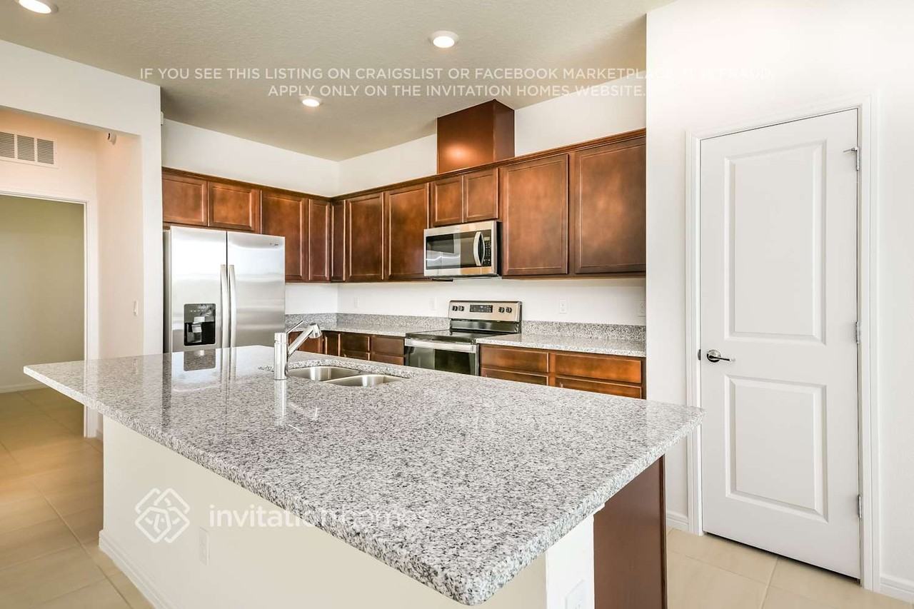 2723 Clear Night Ave - Photo 7 of 26