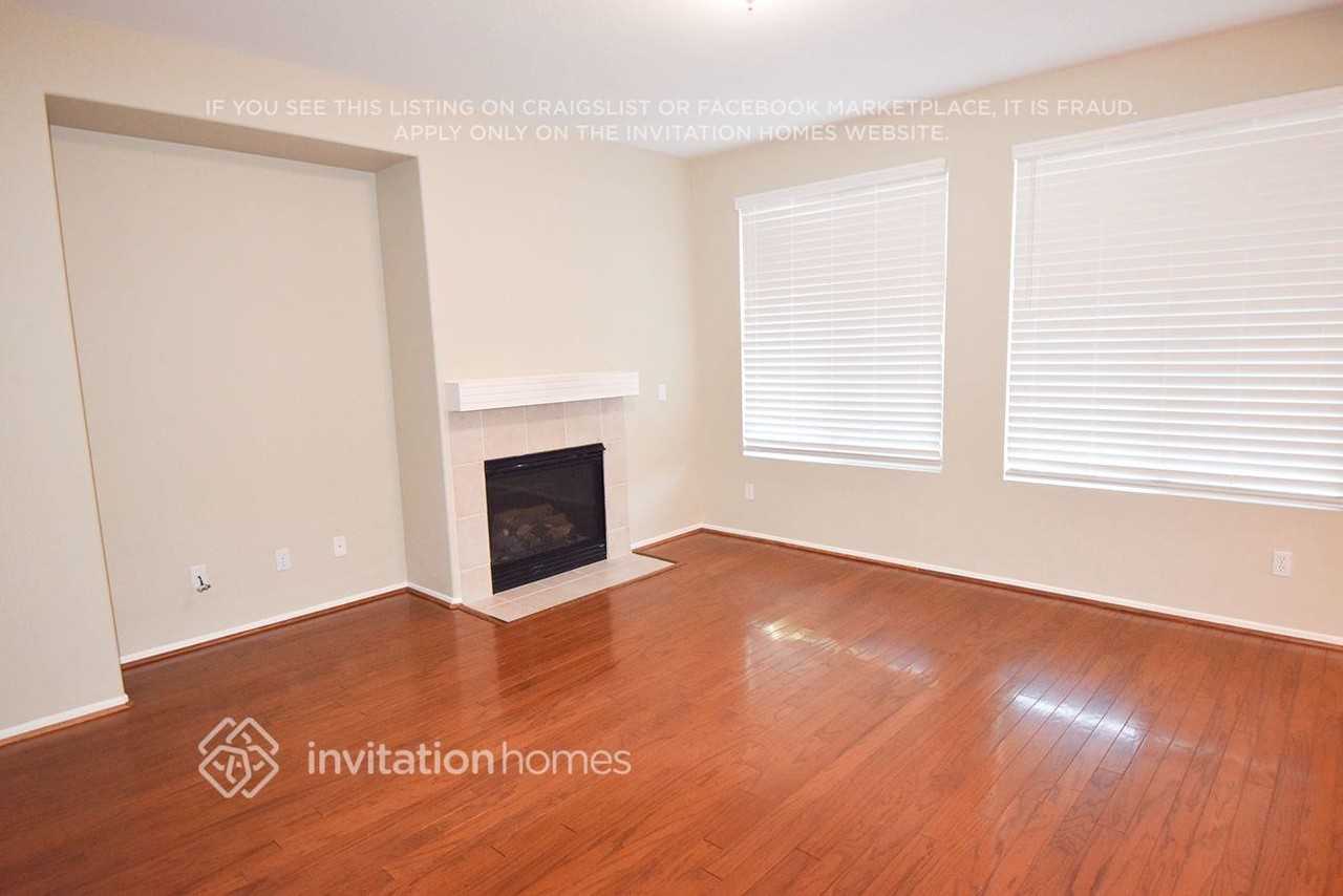 33383 Wallace Way - Photo 2 of 10