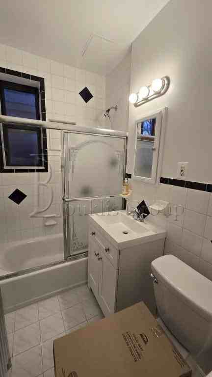 31-32 37th Street - Photo 4 of 4