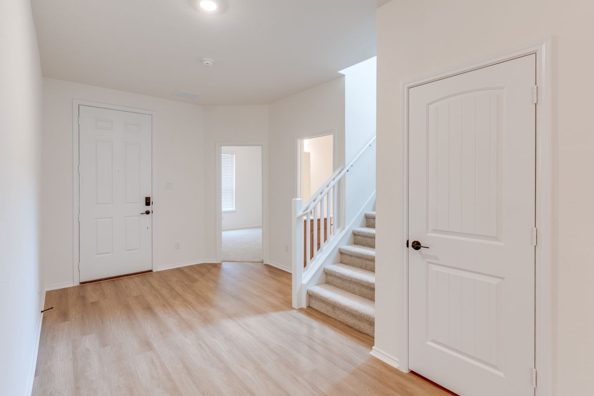1621 Garlock Dr - Photo 4 of 25
