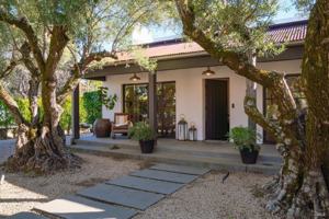 featured image of 1811 Hillview Pl