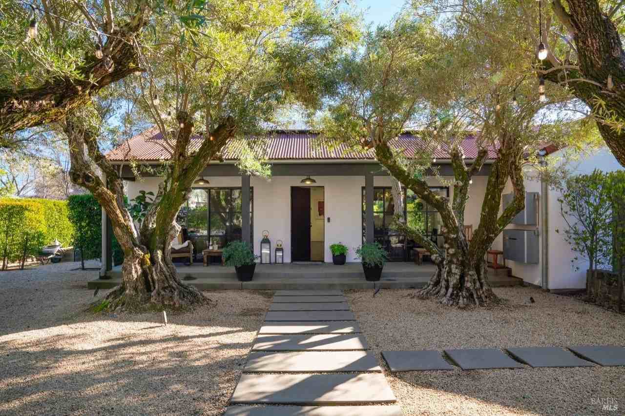 1811 Hillview Place - Photo 2 of 41