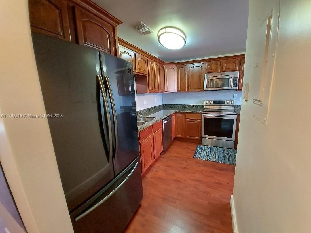 20033 Ne 2nd Pl #20033 - Photo 4 of 26