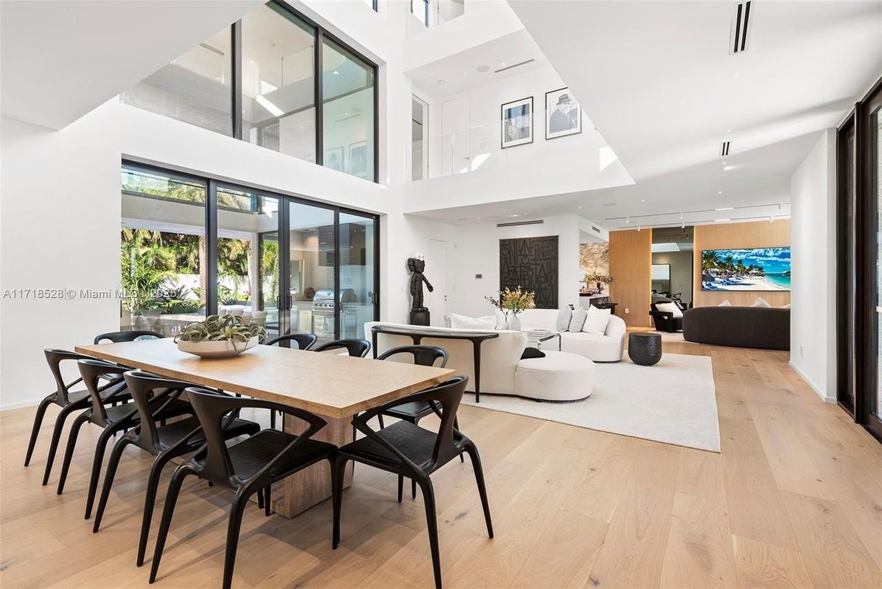 128 Ocean Blvd - Photo 6 of 34