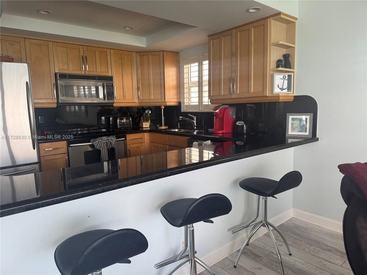 400 N Surf Rd #701 - Photo 5 of 26