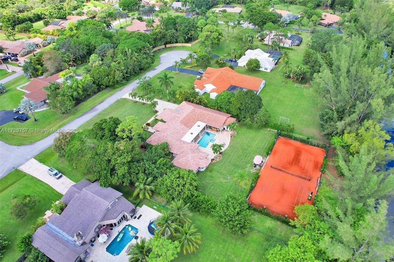 22180 Woodset Ln #0 - Photo 3 of 41