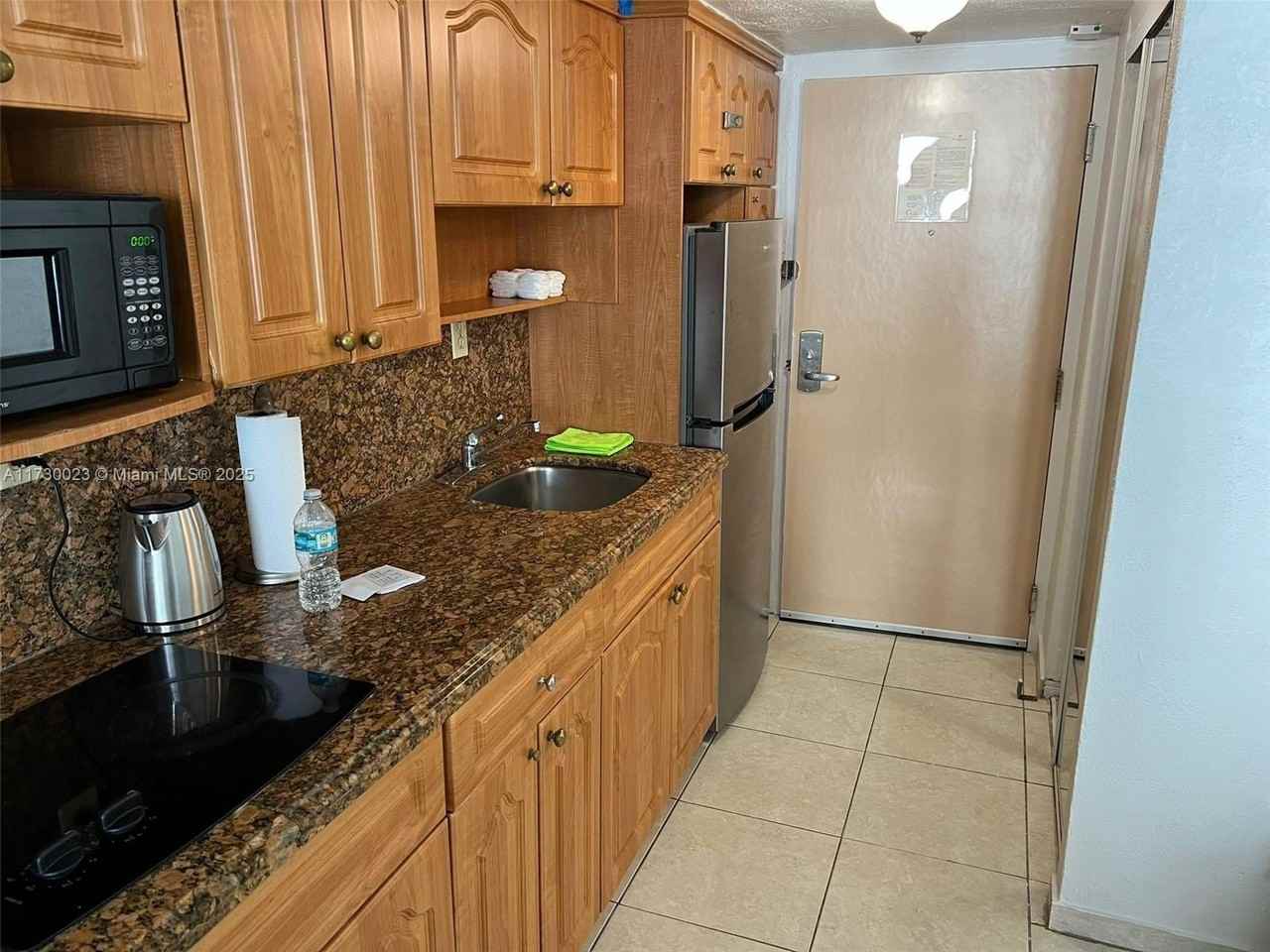 19201 Collins Ave #1025 - Photo 3 of 7