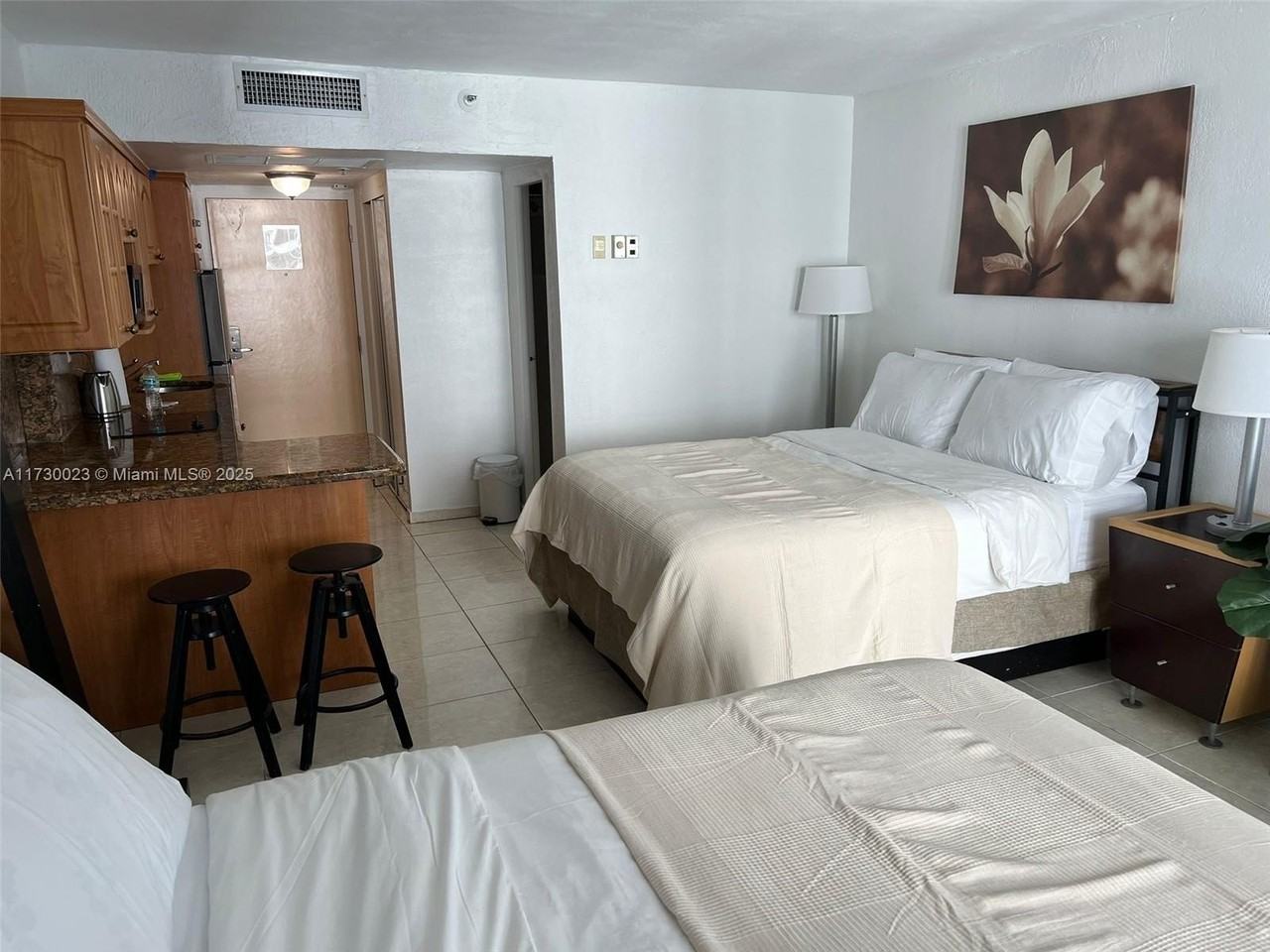 19201 Collins Ave #1025 - Photo 6 of 7