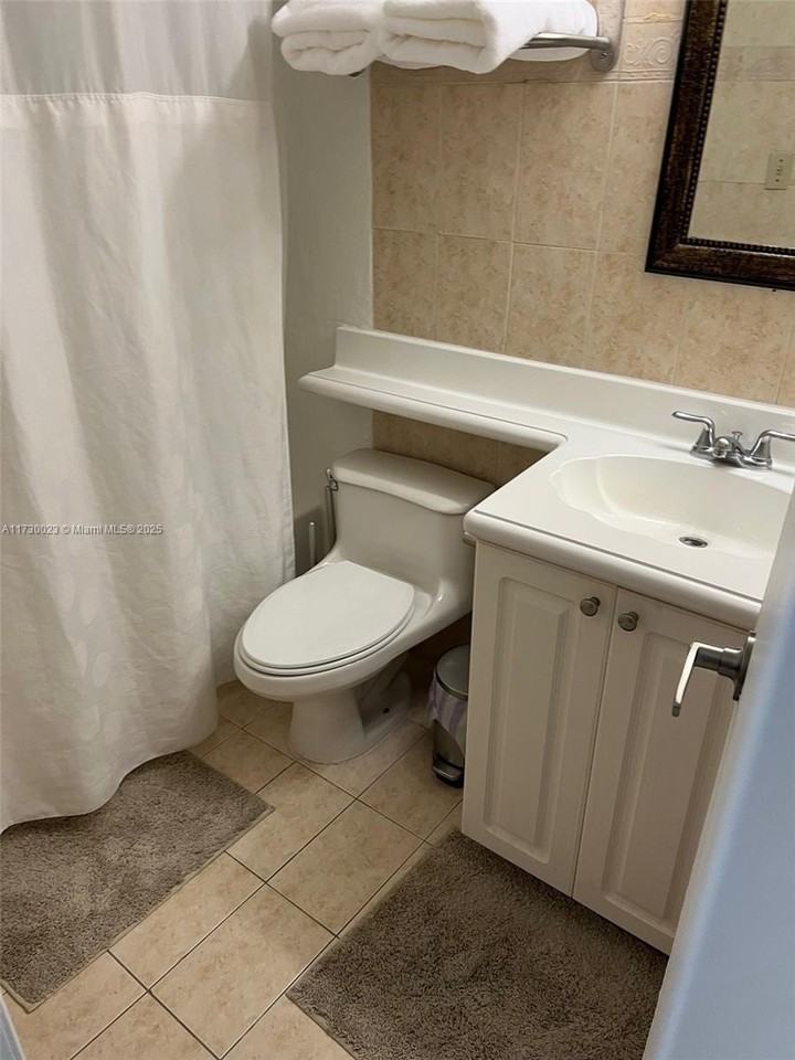 19201 Collins Ave #1025 - Photo 7 of 7