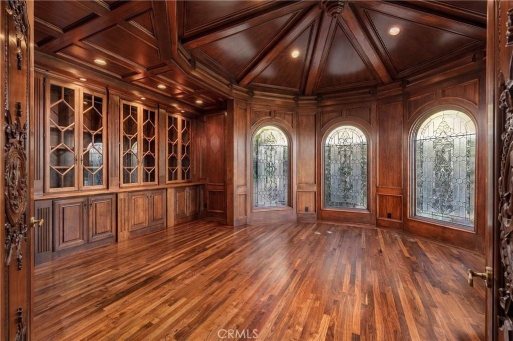 105 Irvine Cove Ct - Photo 4 of 10