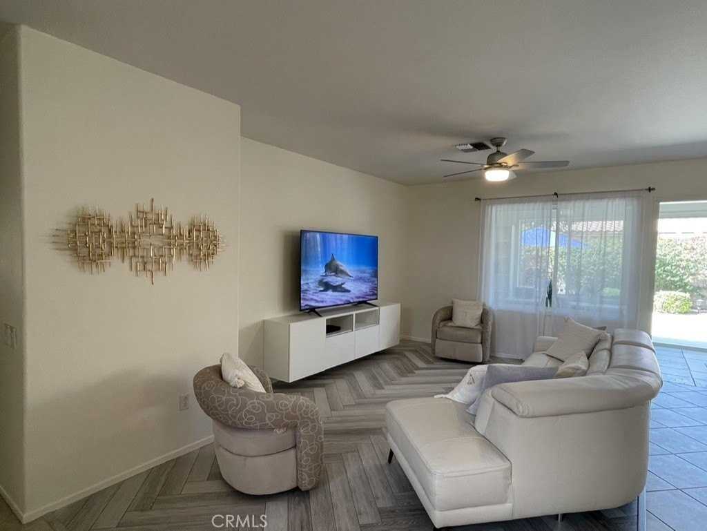 35330 Rosemont Dr - Photo 2 of 38