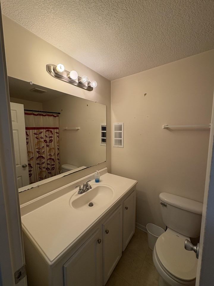 Askew Avenue - Photo 6 of 14