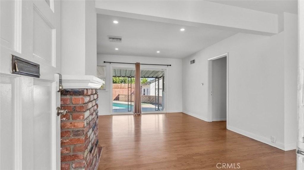 19349 Friar Street - Photo 3 of 35