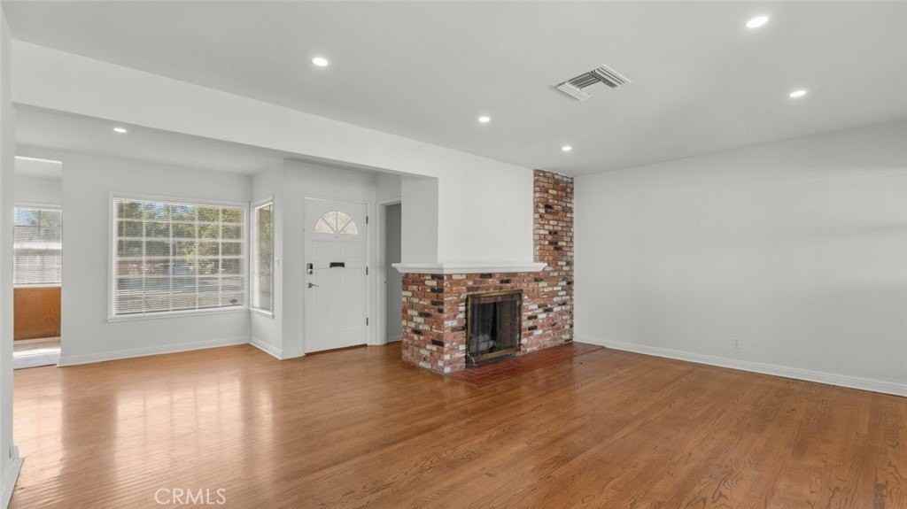 19349 Friar Street - Photo 5 of 35