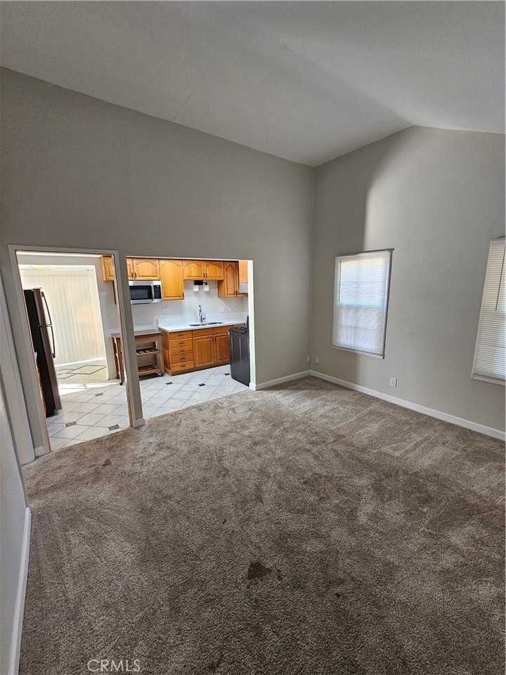 290 N Jewell Pl - Photo 3 of 18