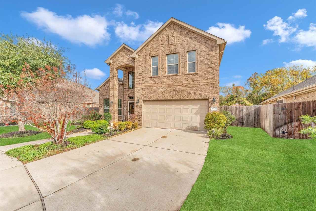 18234 Golden Falls Ln - Photo 3 of 37