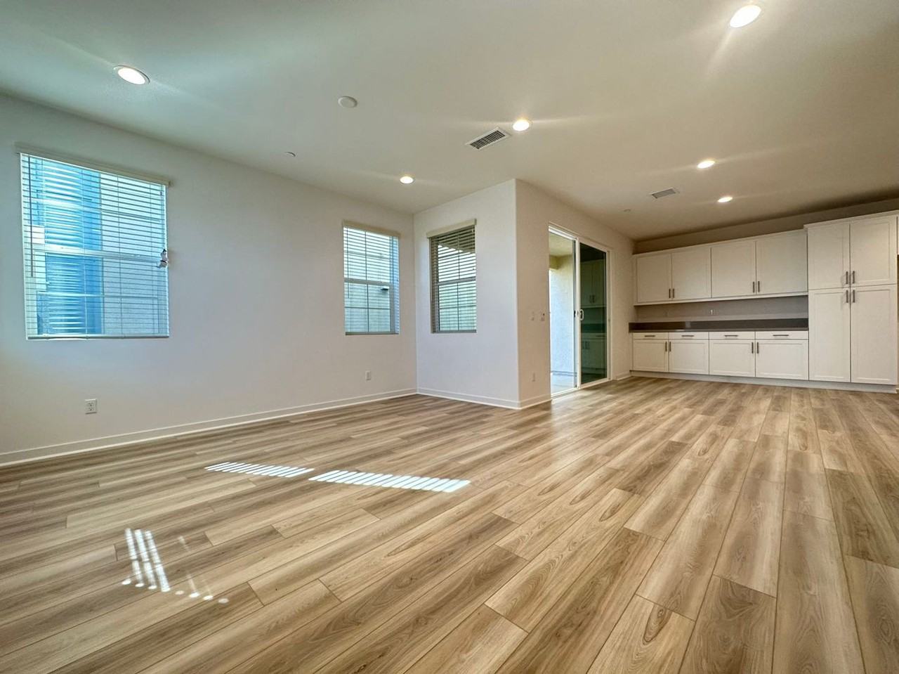 6915 Stonecrop Ln - Photo 2 of 17