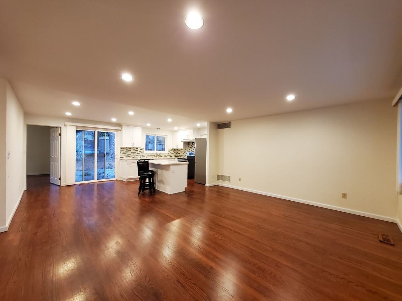 13787 Ne 76th Pl - Photo 2 of 13