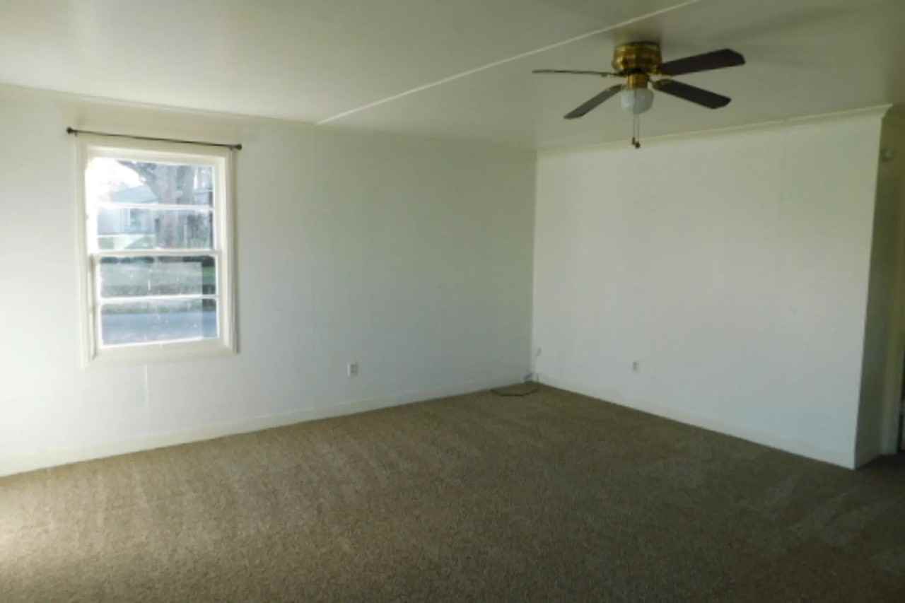 1820 Mill St Se - Photo 2 of 10