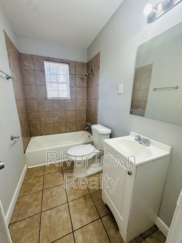 3235 Southern Ave - Photo 4 of 8