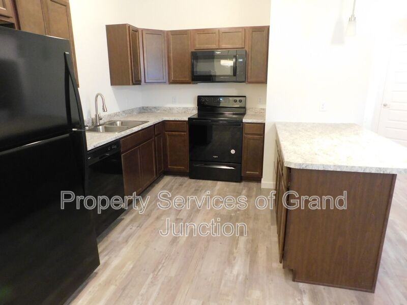 672 Brookwillow Dr #1 - Photo 3 of 11