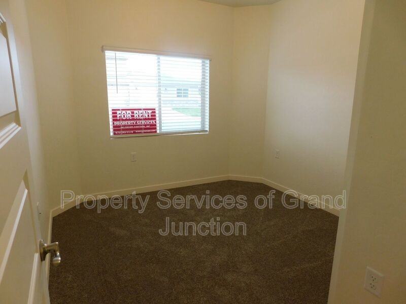 672 Brookwillow Dr #1 - Photo 7 of 11