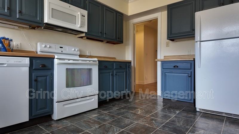 3132 Central Ave - Photo 2 of 21