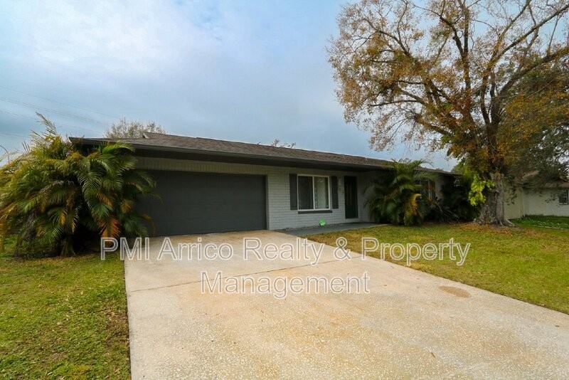 4814 Reagan Ave - Photo 2 of 27