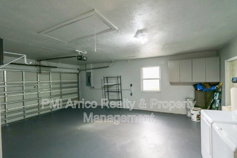 4814 Reagan Ave - Photo 7 of 27