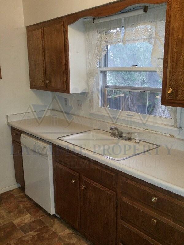 907 W Hill Rd - Photo 3 of 17