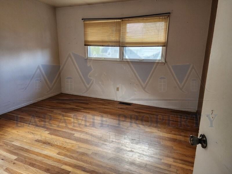 907 W Hill Rd - Photo 7 of 17