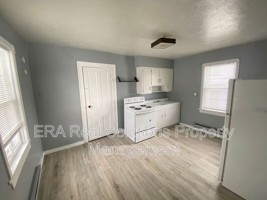 featured image of 3272 W 98th St
