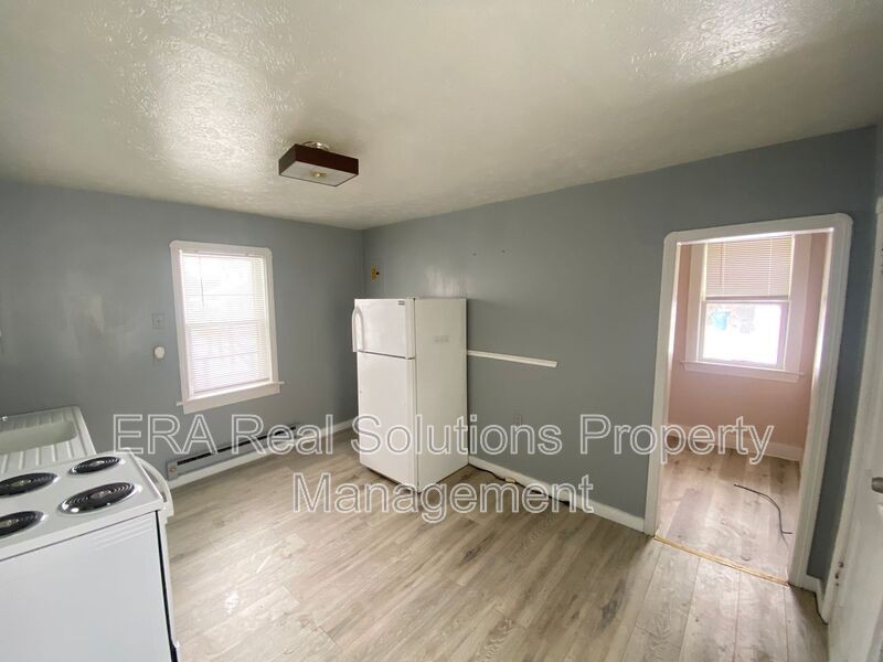 3272 W 98th St - Photo 2 of 4