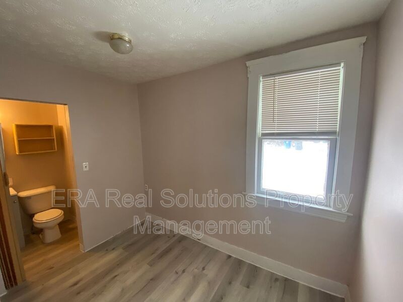 3272 W 98th St - Photo 3 of 4