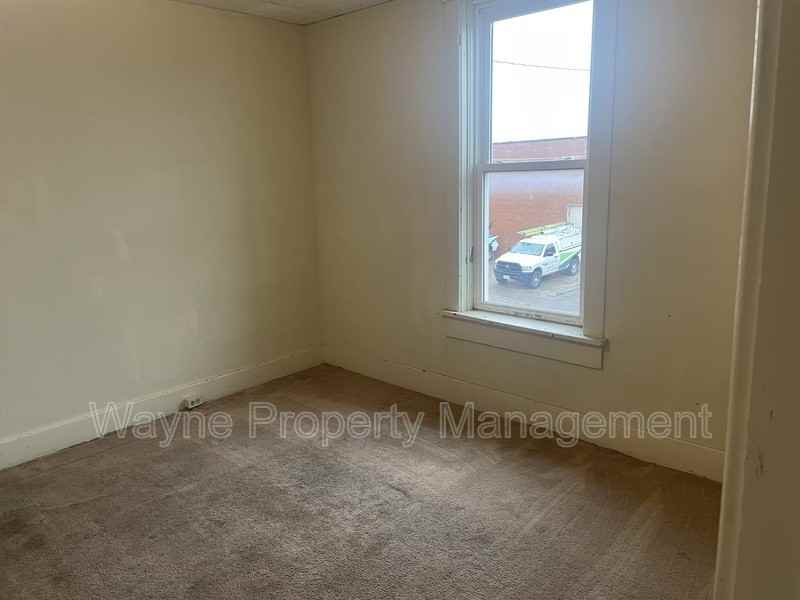 546 2nd St #1 - Photo 6 of 9