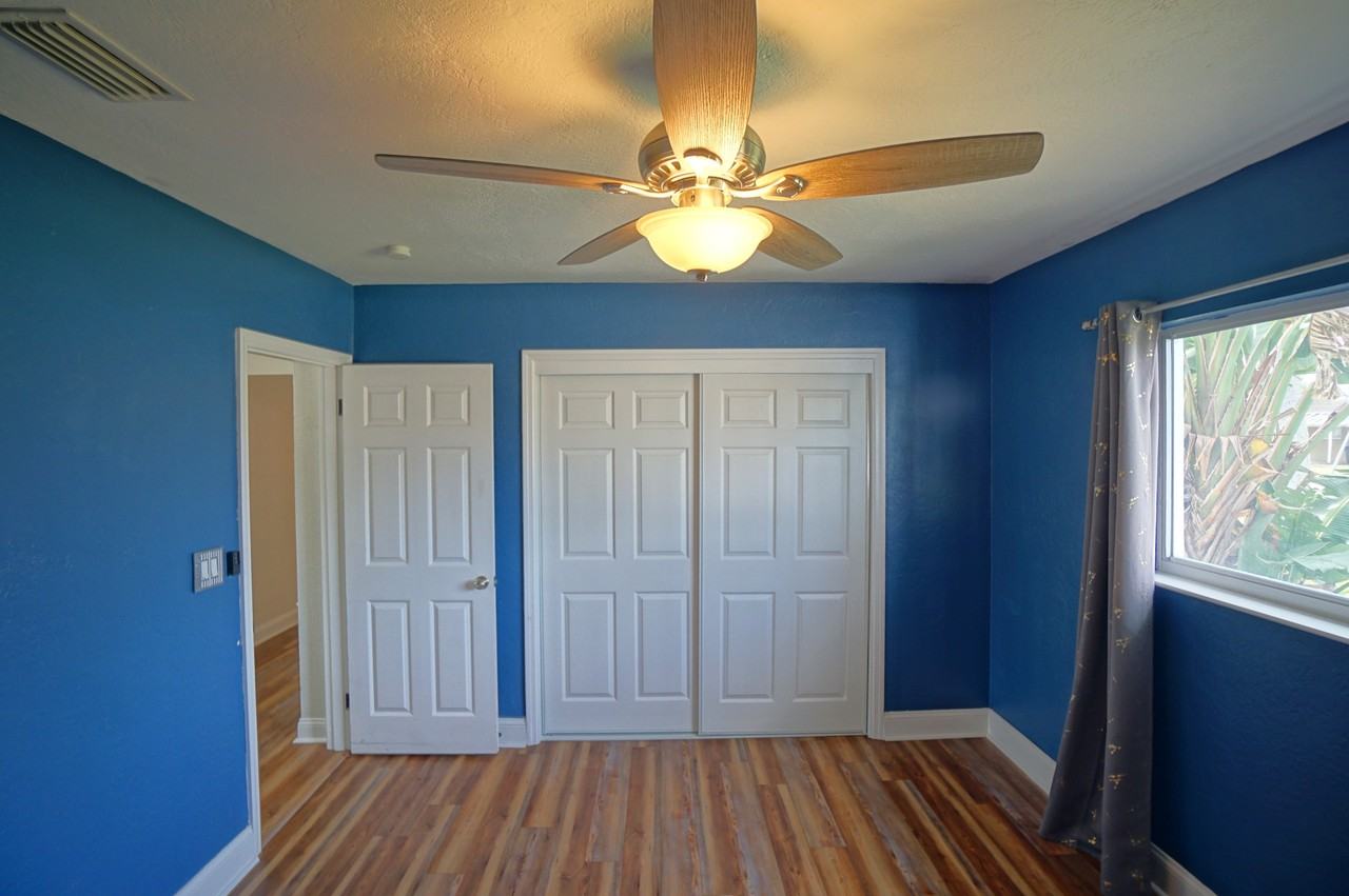 7325 10th St N - Photo 7 of 22