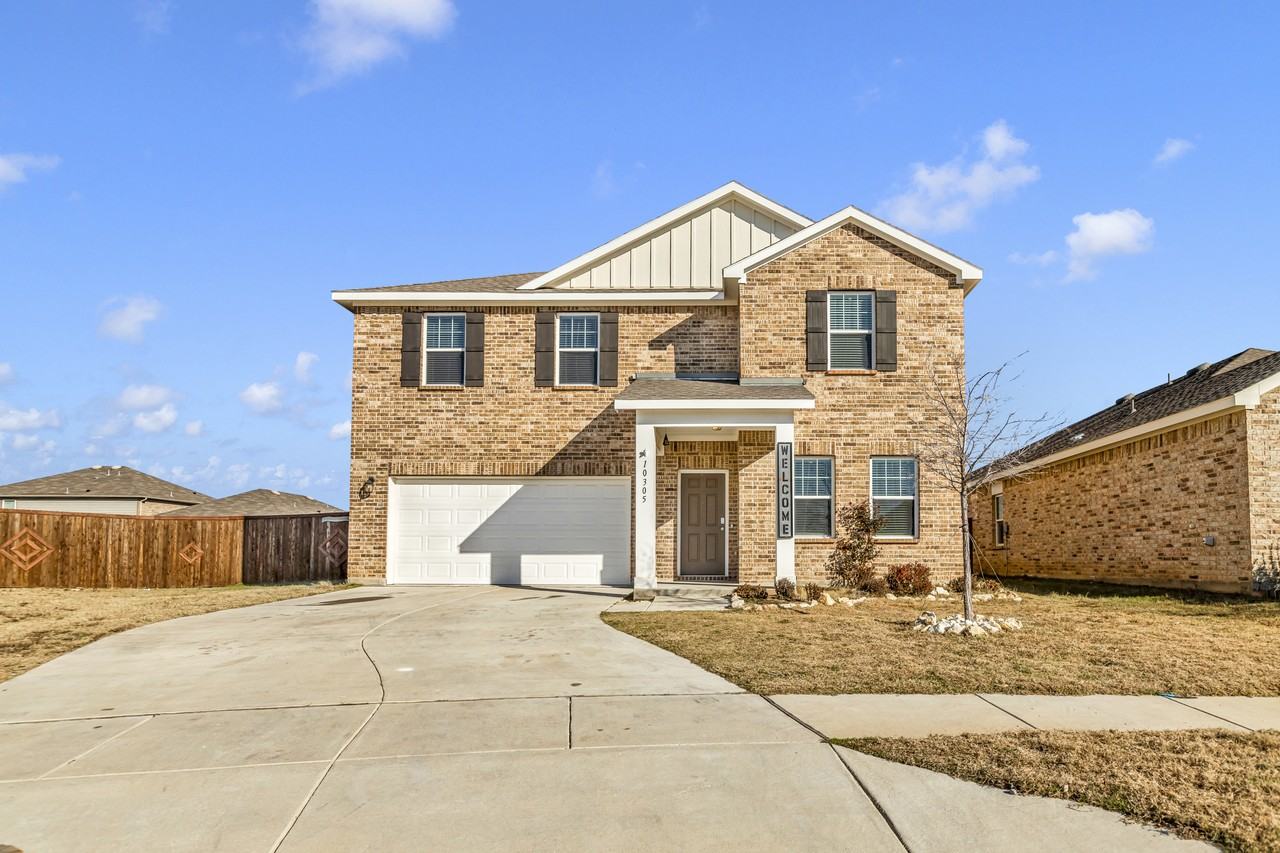 10305 Castle Lyons Ln - Photo 2 of 31