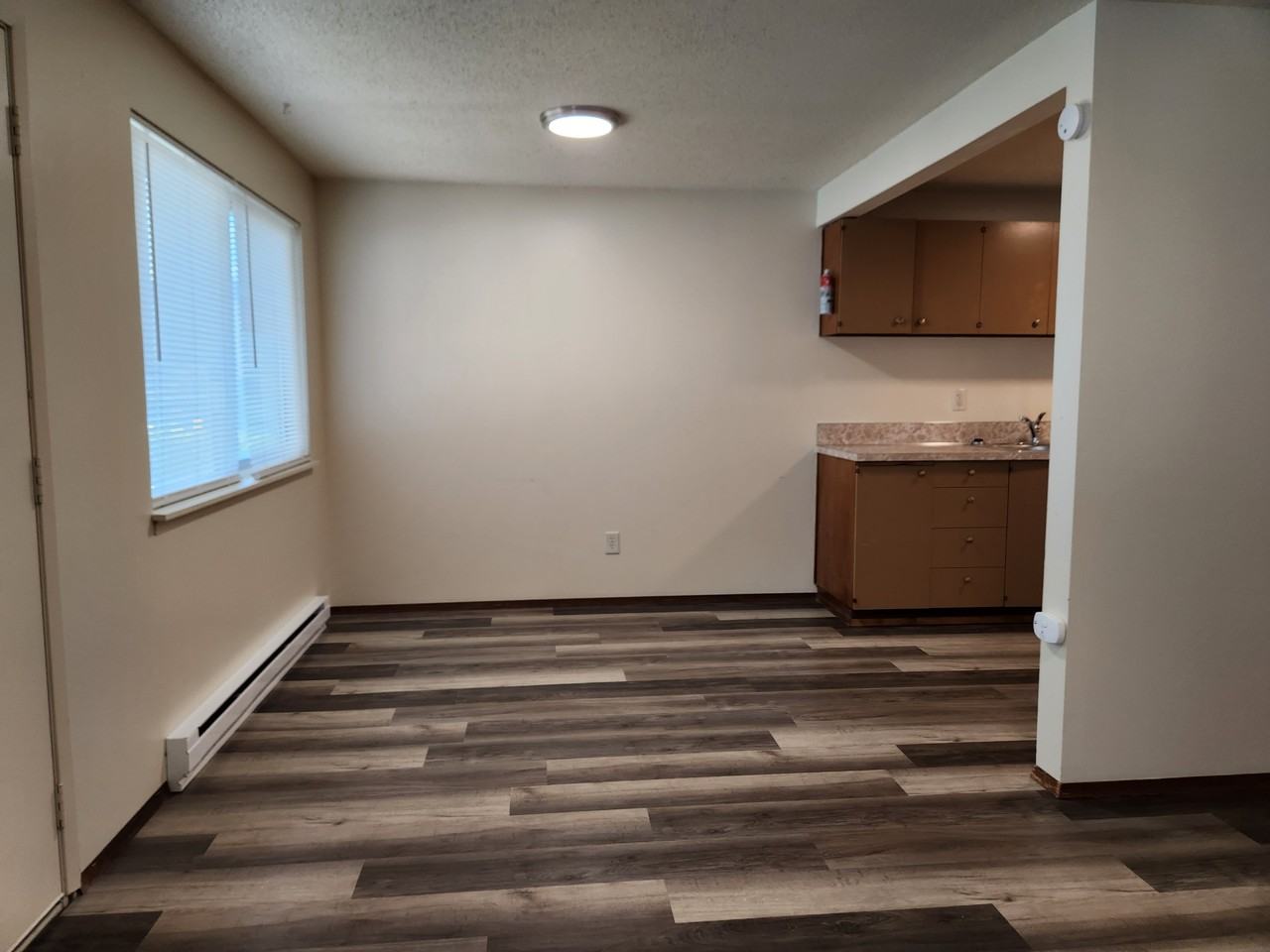 624 W Cedar St #9 - Photo 3 of 22