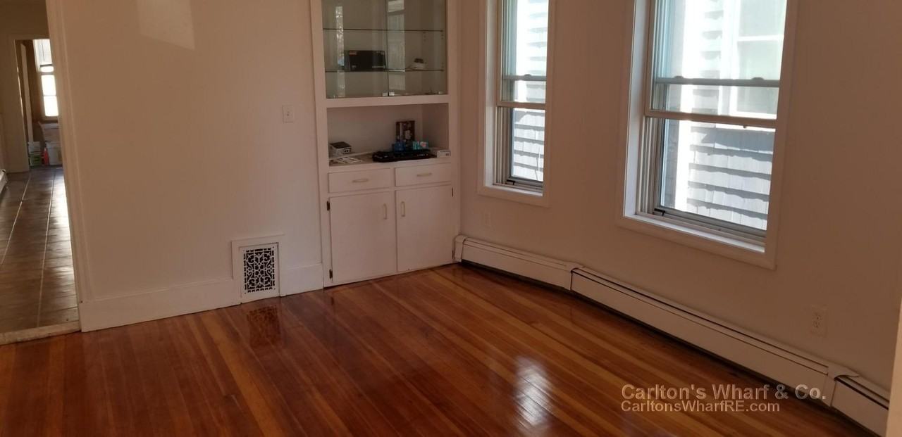 728 Bennington St #2 - Photo 5 of 19